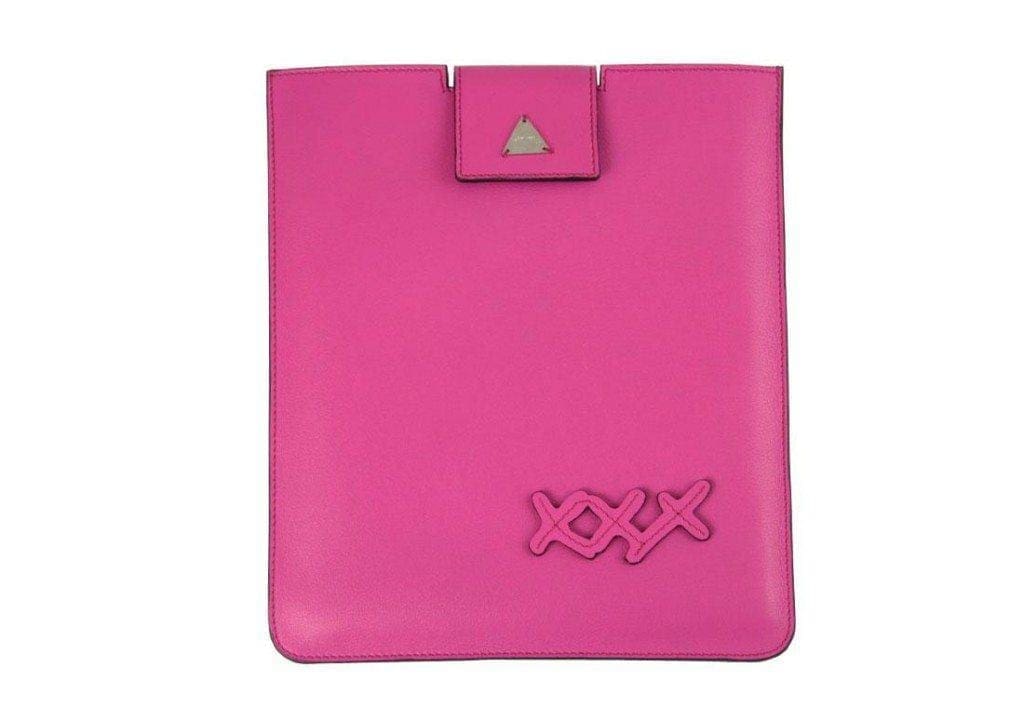 stuart-semple-chris-and-tibor-pink-leather-ipad-case-front_1